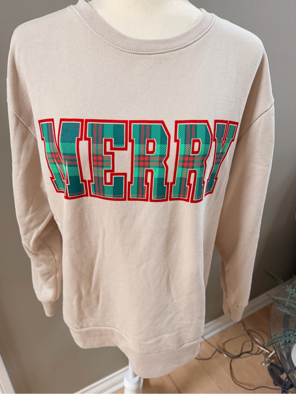Aeropostale MERRY Plaid Graphic Crewneck Sweatshirt - Size M
